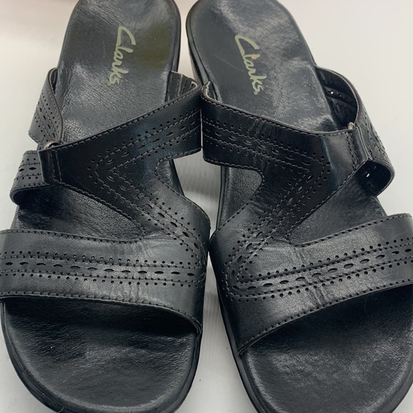 Clark’s Black Leather slip on sandals 2” heel. BSN0878F - Picture 2 of 9